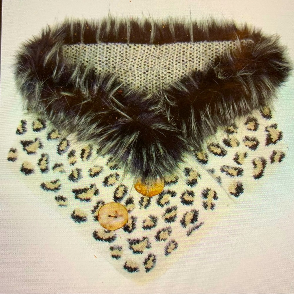 Ari Leopard Faux Fur Chenille Triangle Scarf